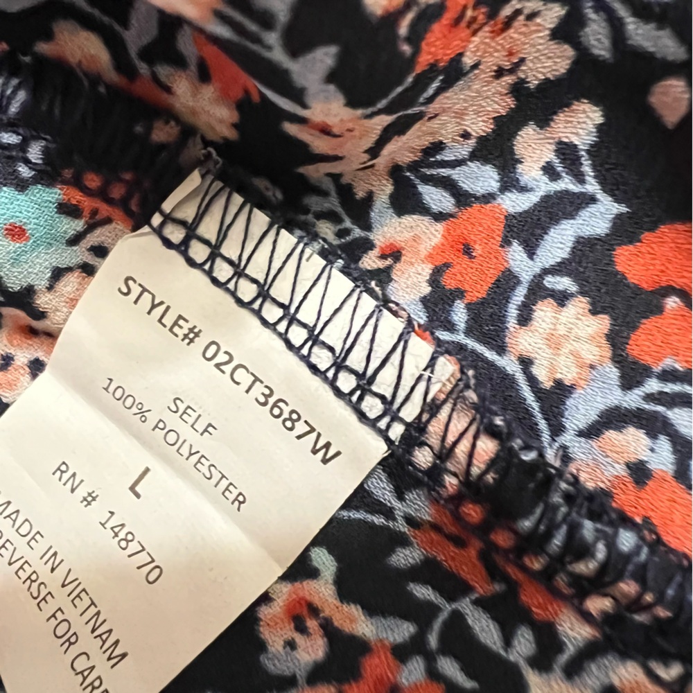 Sienna Sky Sleeveless Floral Tie Front  Key Hole Back Blouse. Top large nwt - Picture 4 of 6